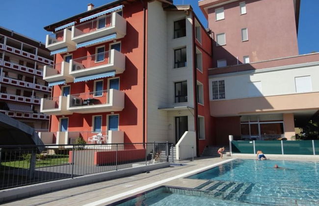 Nice Third Floor Apartment With Lift and Swimming Pool - Foto 1