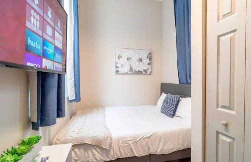 McCormick Oasis with Balcony, Optional Parking, Patio and Gym Sleeps 6 Near McCormick Place, Grant Park, Soldier Field & Museum Campus - Foto 5