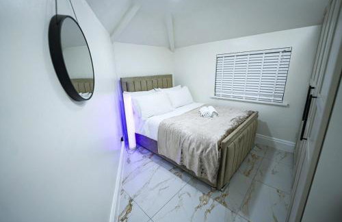 Cozy Charming Bungalow BRAND NEW - Photo 19