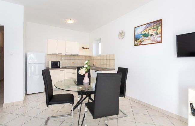 Scenic Elegant Apartments Krk With Balcony and Pool - Photo 22