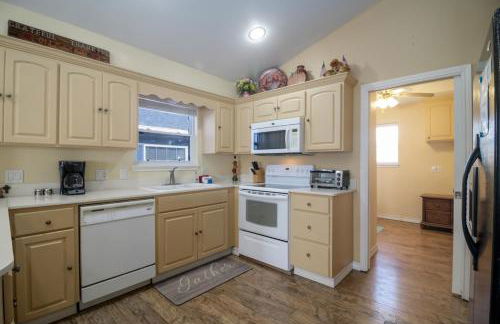 See Dolphins From Your Private Deck with This Beautiful Property! - Foto 4