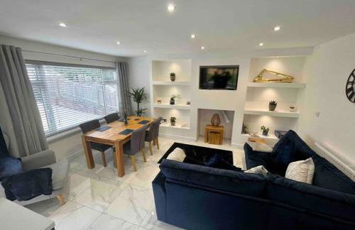 Modern Bungalow - Holiday or Contractors - Driveway Parking - Photo 3