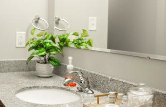 Chic City Apartment with parking Canal View RoofDeck - Foto 31