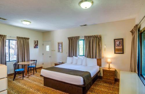 'Ledge Lodge' Burkesville Getaway: Pool & Views! - Foto 41