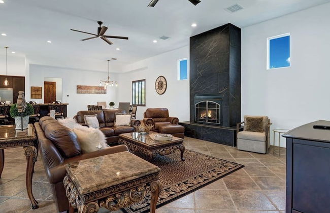 Movie Theater, Game Room, Pool, Hot Tub, & Views Villa Toscana by Avantstay - Foto 7