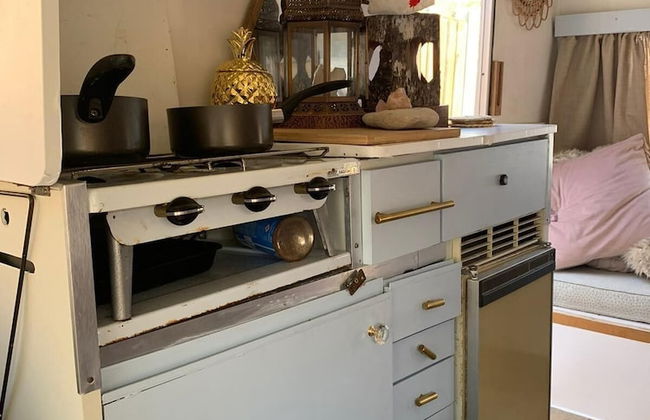 Original Vintage Spirit Alpine Caravan Anglesey - Photo 4