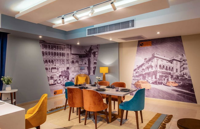 Xuru Stays I Waterfront Designer 2BR - 5 min to Airport - Foto 26