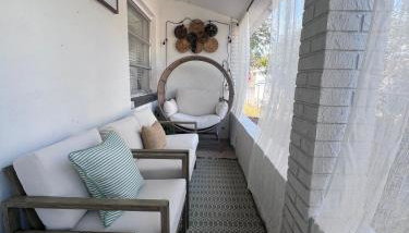 MODERN - Mins to Beach - Walk to Downtown - Free parking - Foto 5