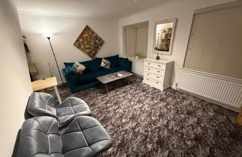 Bauhaus Inspired 2 Bedroom Townhouse Near The City Centre With Drive Parking - Foto 4