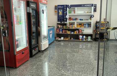 Apto inteiro pertinho do Shopping 1 qto ar cond - Foto 33
