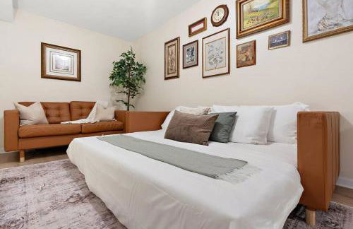 St Paul Speakeasy with King Bed - Foto 6