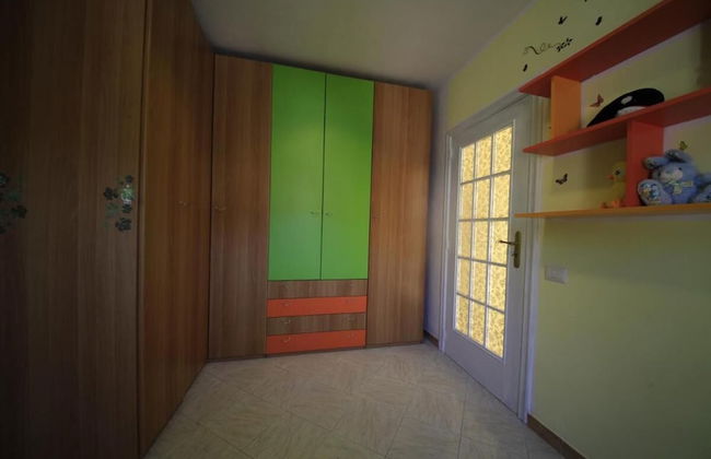 Dolls House Holiday Home - Photo 13