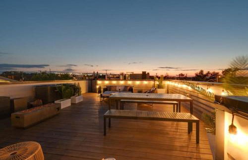 Luxury Townhouse with Rooftop Deck Less than 10 mins to Downtown - Foto 48