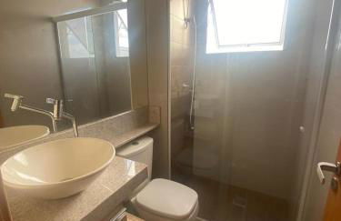 Lindo apto com portaria 24h, região central, longa e curta temporada - Foto 4