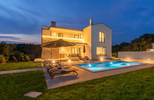 Modern 300m2 Villa - King Beds & Leisure Zone - Foto 10