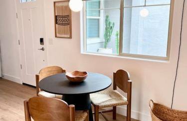 Luxury 1 BR Casita with Private Yard, Garage and WD - Foto 3