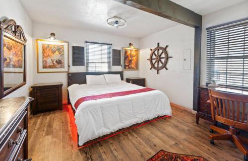 Romantic Colonial Hideaway in Historic Downtown - Pet Friendly - Foto 44