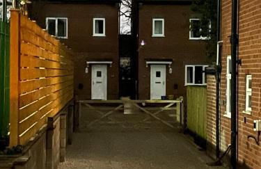 Brand New High Spec House with Parking & Wi-Fi By Home Away From Home - A - Foto 5