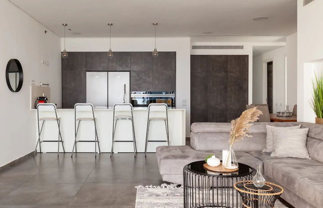 Luxury Penthouse on High Floor with Hot Tub - Foto 12