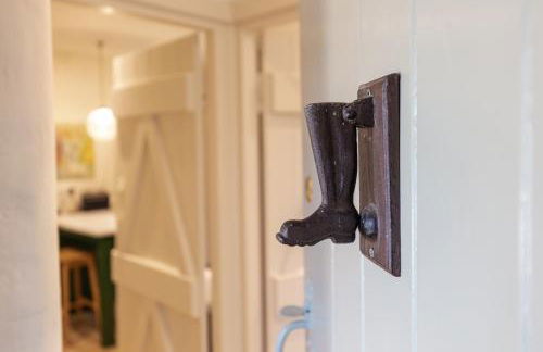 Stable Flat on Gorgeous Rural Farm - Photo 2