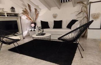 Villa Maria Lagonissi - Private Villa upstairs with exclusive access to pool & outside areas - Foto 26