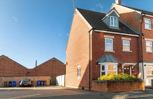 Comfortable 4 Bed Modern Townhouse with Parking - Foto 2