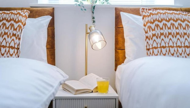 Stunning 2-bed Apartment With Allocated Parking - Foto 5, Habitación