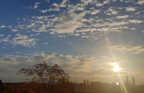 8 min walk to the beach & 10 min walk to Convention Centre ! - Photo 31