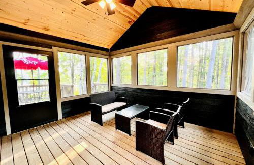 Outstanding Retreat with Dock, Game Space and Lake Views in Wisconsin - Foto 62