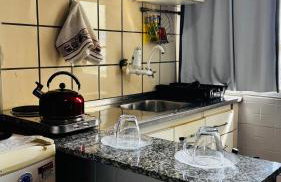 Stúdio Completo com Ar e wifi rápido em itapuã - Foto 22