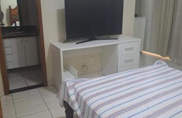 Apartamento para 8 pessoas 3 quartos com ar condicionado e 3 garagens! A 15 minutos do autódromo! - Foto 3