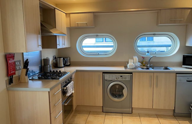 Free Parking Near City Centre & Stadium Sleeps 6-8 - Foto 7