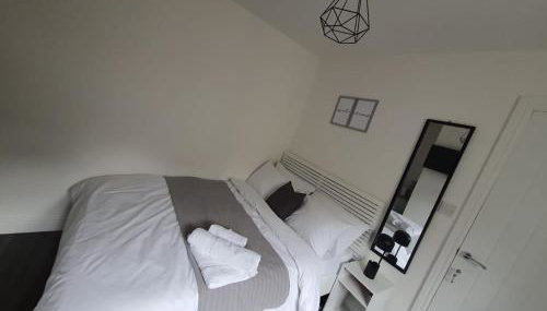 Private Room Sleeps 2 with Ensuite & Parking - Foto 5
