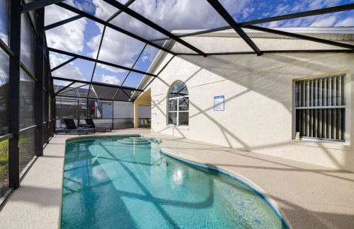 630- 3 Bedroom South facing Home with Pool Drenched in Florida Sunshine Perfect for Families - Foto 15