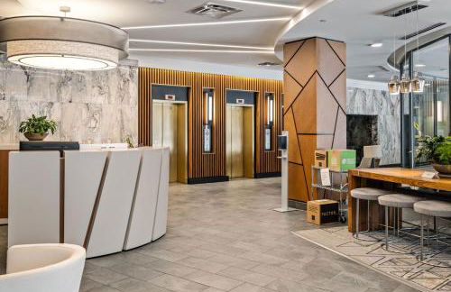 City Center Oasis Prime Location with Views - Foto 5