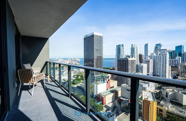 Apartment in New Luxury Condo in Downtown - Photo 35