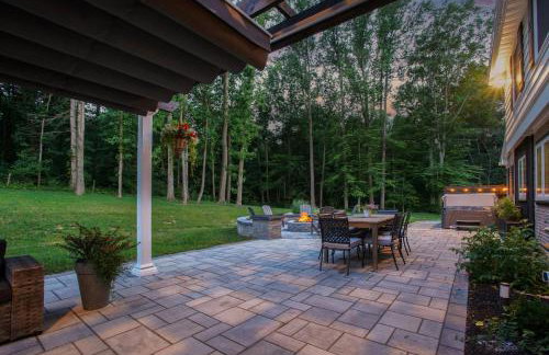 Zook Manor with Hot tub Firepit and Game Room - Foto 7