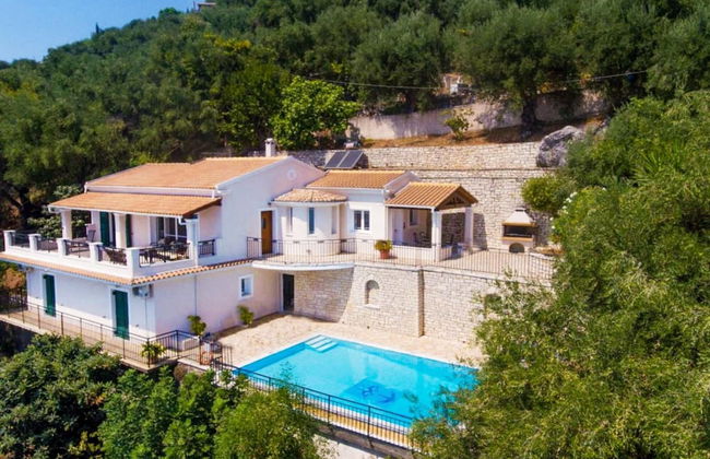 Villa Kerkyroula Large Private Pool Walk to Beach Sea Views A C Wifi Car Not Required - 1972 - Foto 11