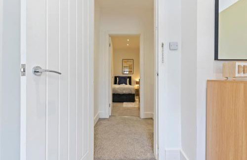 Stylish House - Sleeps 7 - Free Parking, Fast WiFi and Smart TV - Contractors, Groups and Long Stays Welcome by Yoko Property - Foto 14