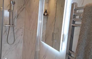 SALE 3 bed House CALNE SLEEPS 6 pet-friendly - Foto 12