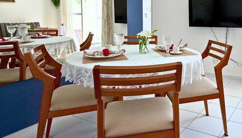 Ajuflat- Seu lar perto da Praia e da Orla de Atalaia com Ar condicionado e piscina - Foto 2