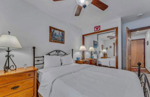 Handcrafted Tahoe Retreat Walk to Beach & Ski - Foto 15