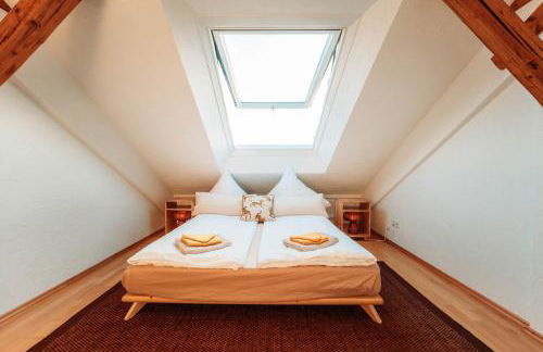 Spacious Penthouse with AC and Free Parking Steps Away From the Central Station - Foto 32