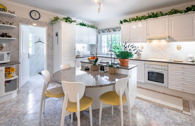 Beautiful 3-bed Villa in Faro Spool & Seaview - Foto 6