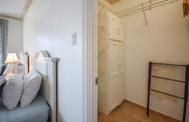 Modern 2-bed Apt Near Beach In St. Lawrence Gap 2 Bedroom Apts by Bluescape - Foto 2