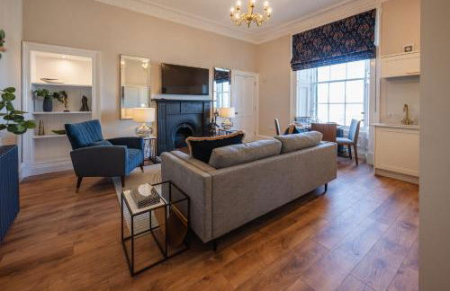 Stirling Townhouse Apartment Top - Photo 4