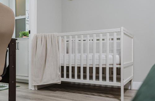 Entire Private Home with 3 Bedrooms 2 Bathrooms, Hot Tub, Garage, King Bed, Available Now - Foto 24