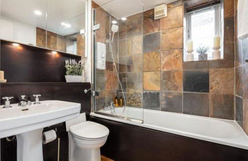 Prime Covent Garden gem with Air-Con - Foto 56