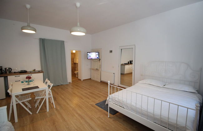 92 Residence - Photo 32