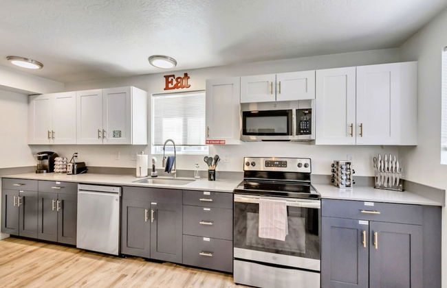 Convenient 2BR Apt w Covered Parking SLC - Foto 8